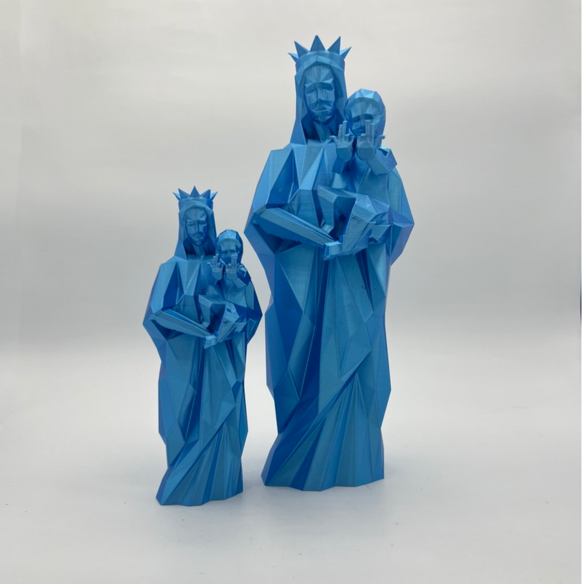Statue Bonne Mère vs Jul Origami