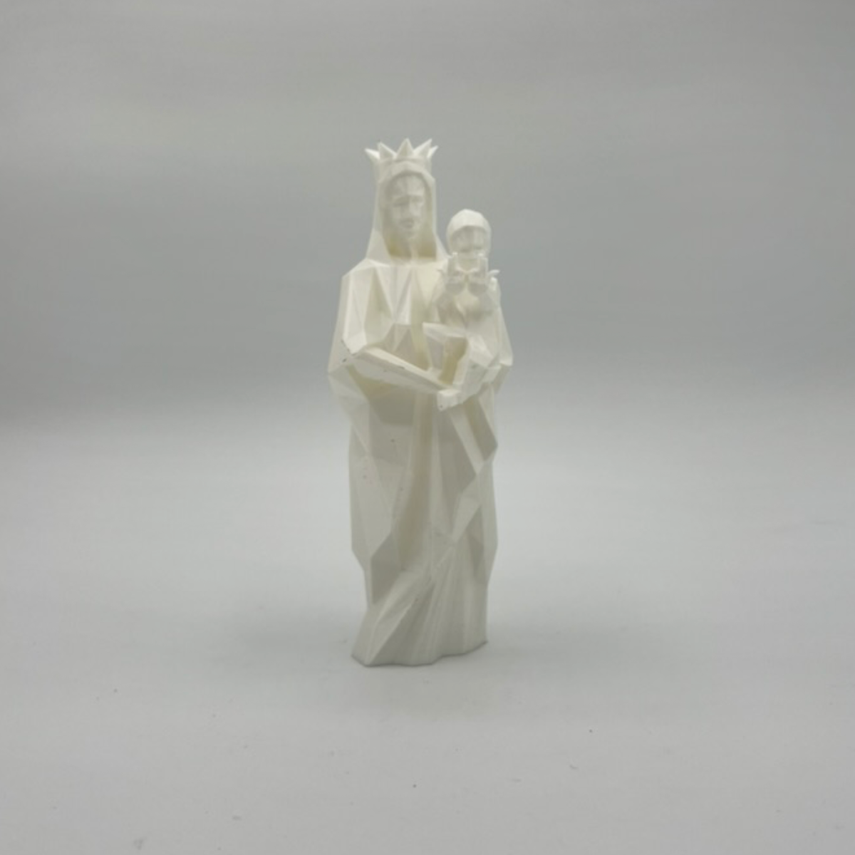 Statue Bonne Mère vs Jul Origami